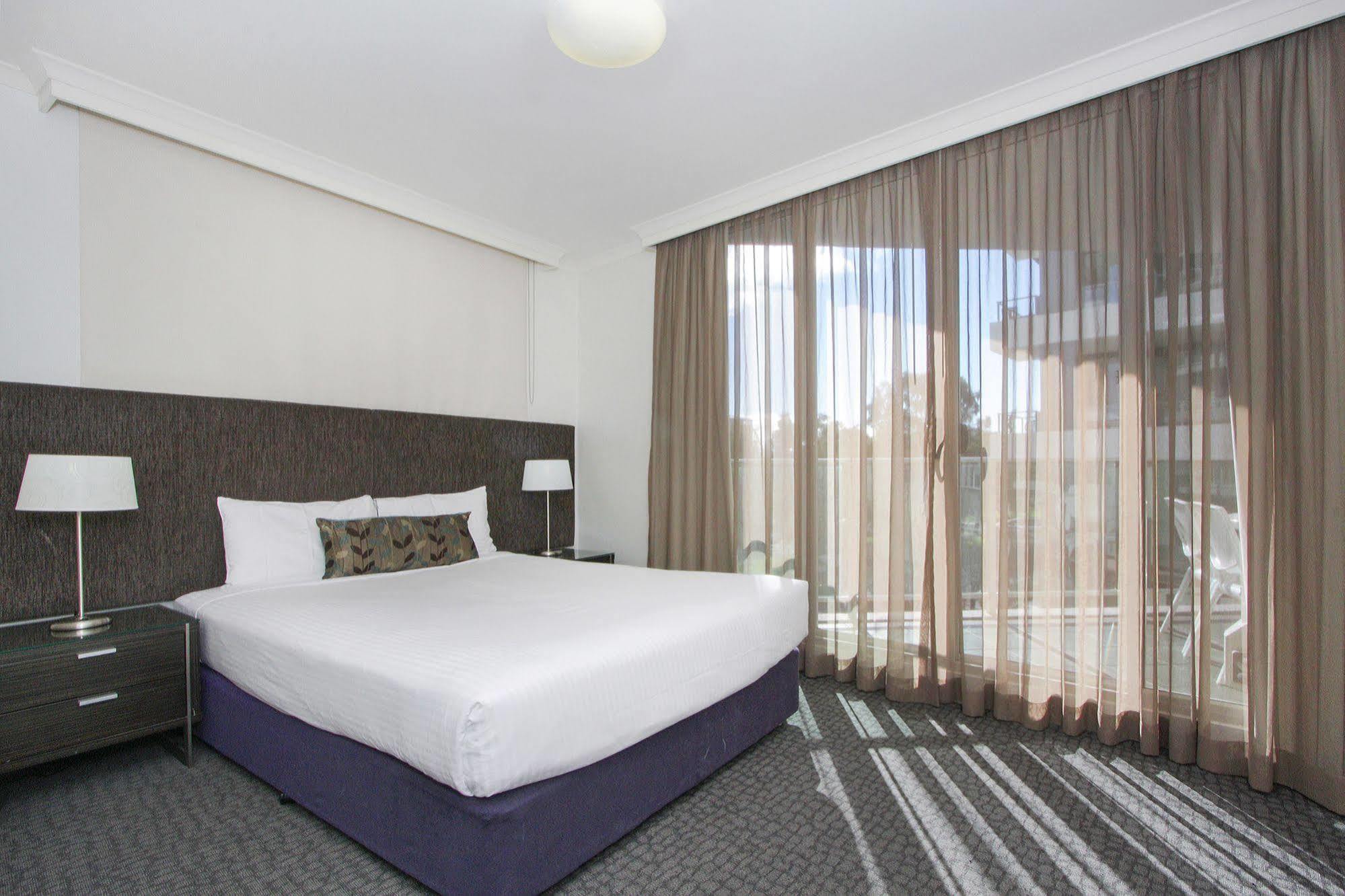 Pacific Suites Канберра Экстерьер фото