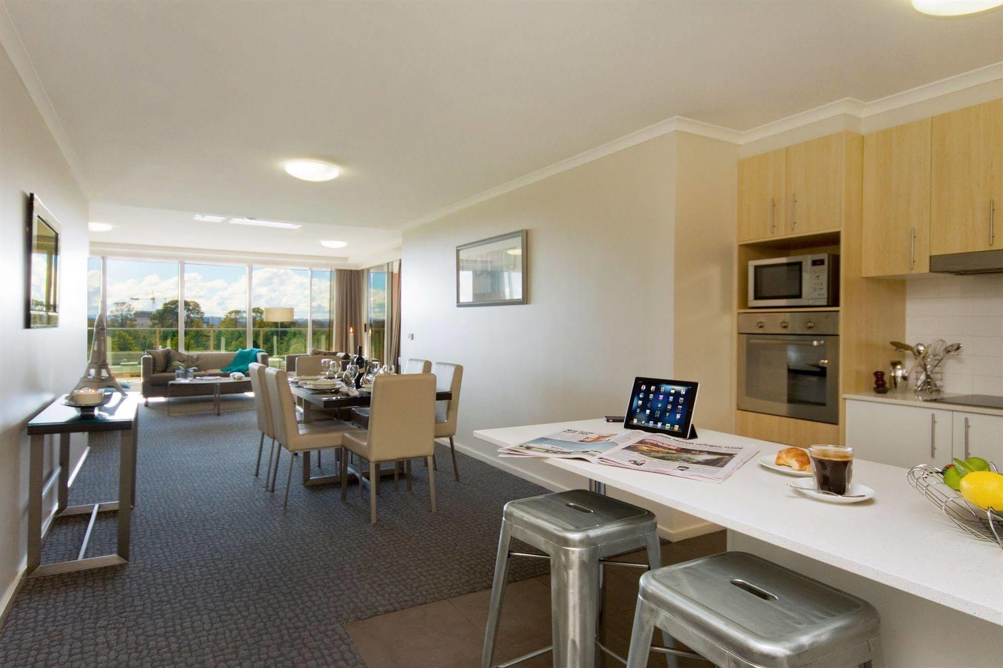 Pacific Suites Канберра Экстерьер фото