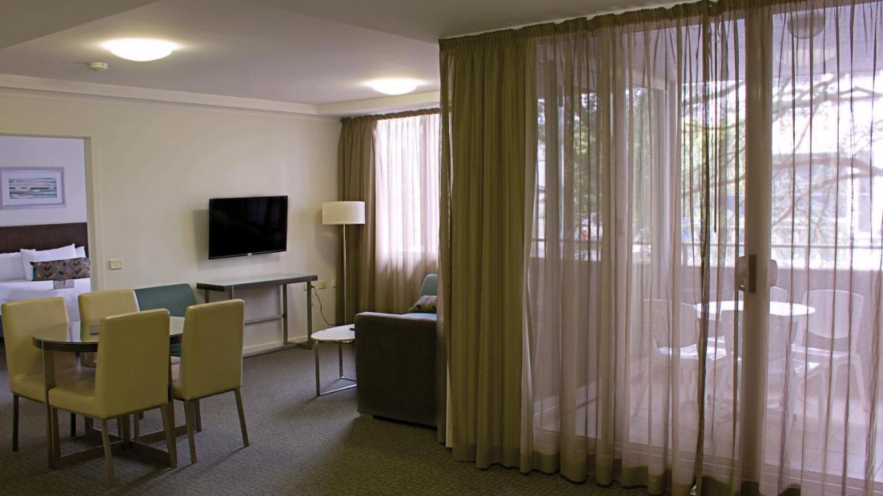 Pacific Suites Канберра Экстерьер фото